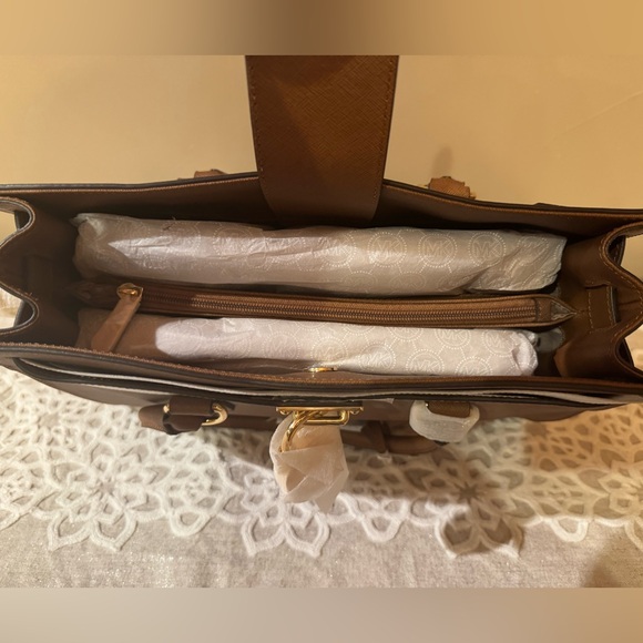 New Michael Kors Hamilton tote in luggage - Picture 6 of 7